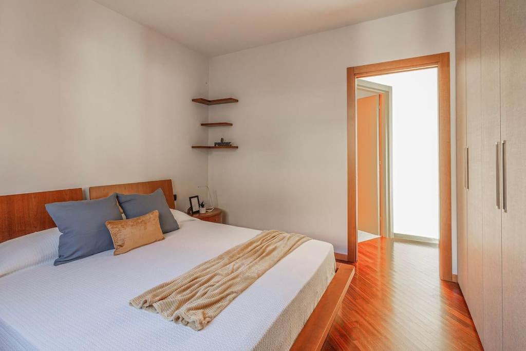 Appartamento Bellavista Con Ac E Posto Auto A Brunate Комо Экстерьер фото
