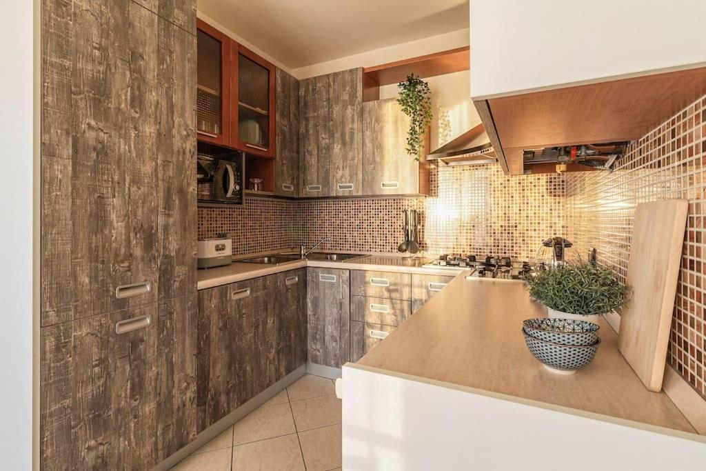 Appartamento Bellavista Con Ac E Posto Auto A Brunate Комо Экстерьер фото